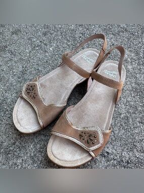 Dansko Sandals Size 40